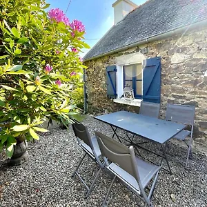 Hébergement de vacances Maison Chaleureuse A 10 Minutes De La Mer, Lanmeur